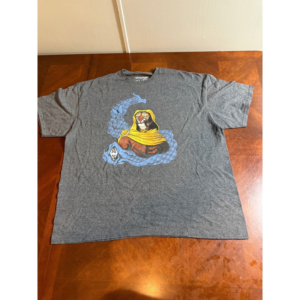 Bethesda Skyrim Khajiit Cat Yellow Hood Tee Shirt XL Lootwear Loot‎ Crate Gray